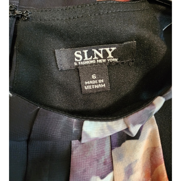 Formal Floral Maxi dress - Picture 3 of 3